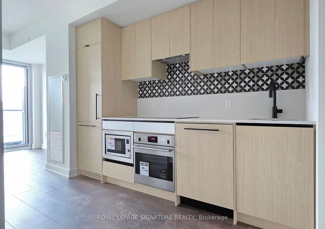 304 - 5 Lakeview Avenue
