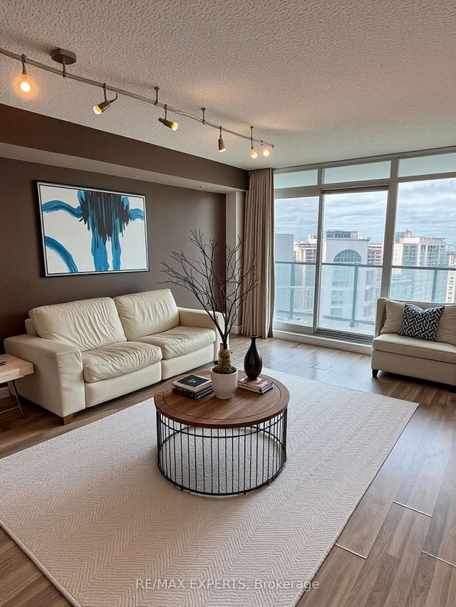 2409 - 5500 Yonge Street