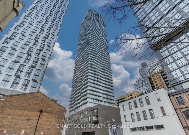 411 - 100 Dalhousie Street