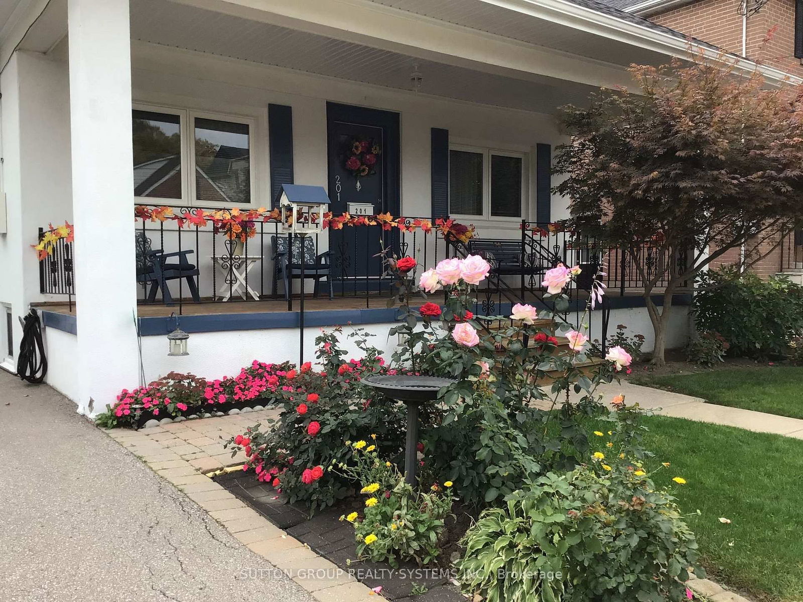 Detached House for sale at 201 Bogert Avenue, Toronto, Lansing-Westgate, M2N 1L1 - MLS: C12111751