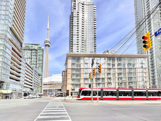 203 - 9 Spadina Avenue
