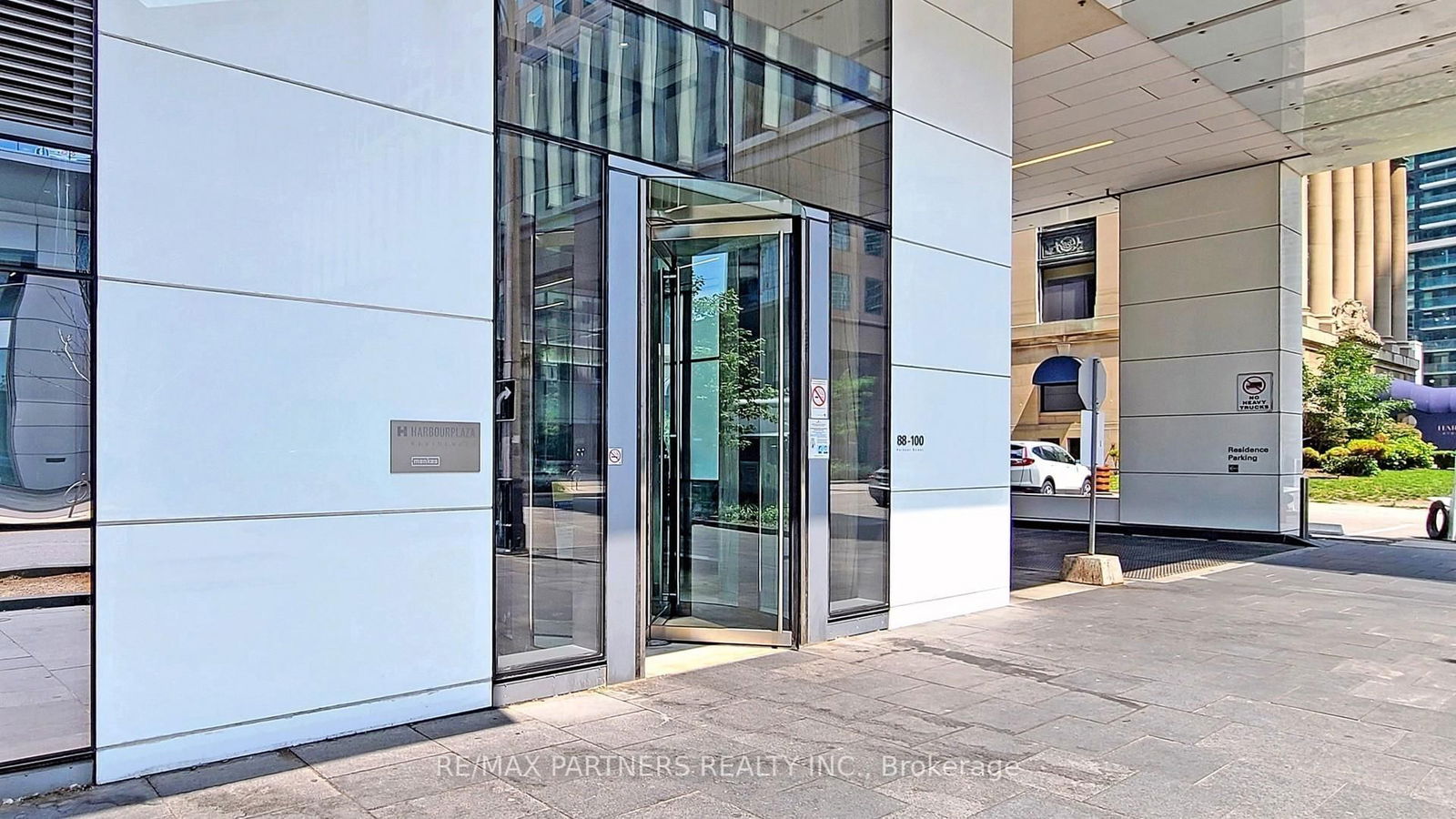 Condo for sale at 6805-100 Harbour Street, Toronto, Waterfront Communities C1, M5J 2T5 - MLS: C12111771