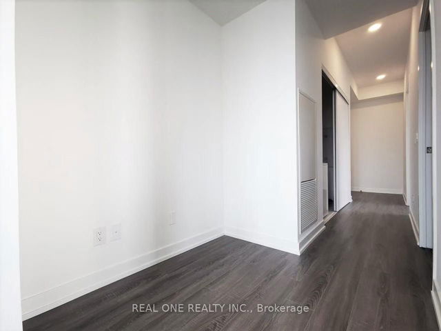 1215 - 20 Edward Street