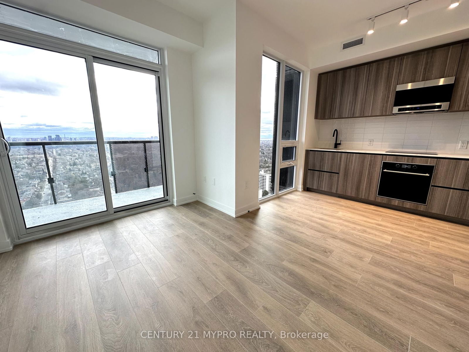 Condo for lease at 3410-117 Broadway Avenue, Toronto, Mount Pleasant West, M4P 1V3 - MLS: C12112129