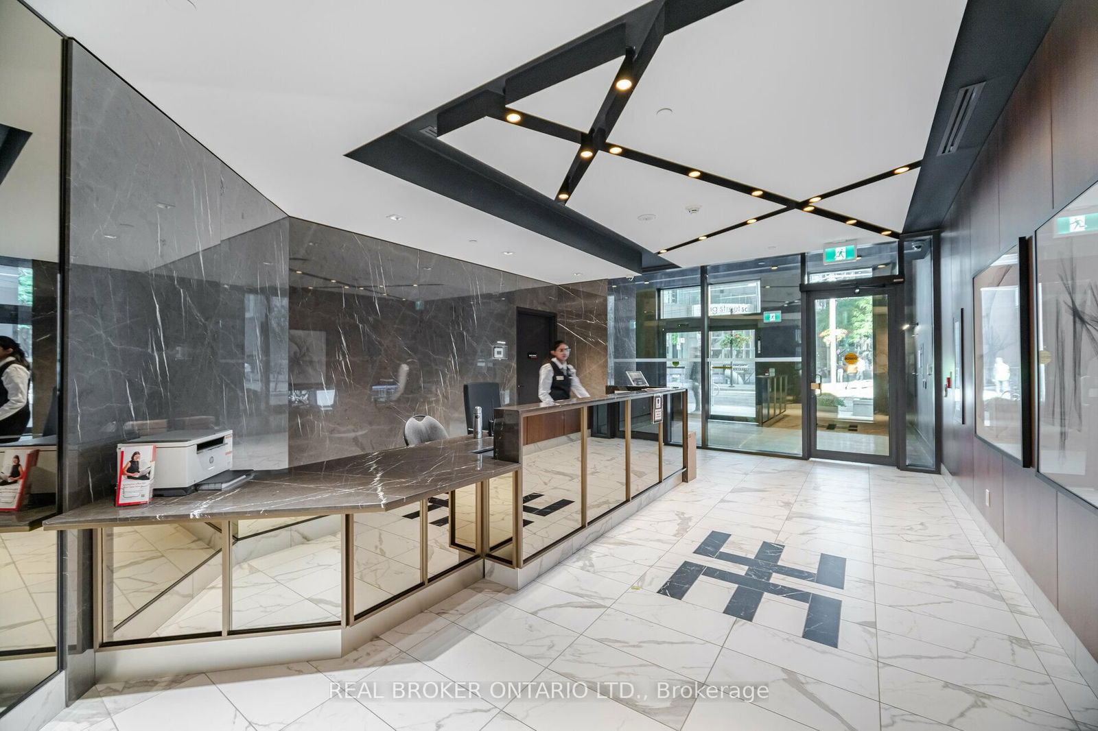 Condo for lease at 4005-327 King Street, Toronto, Waterfront Communities C1, M5V 0W7 - MLS: C12112465