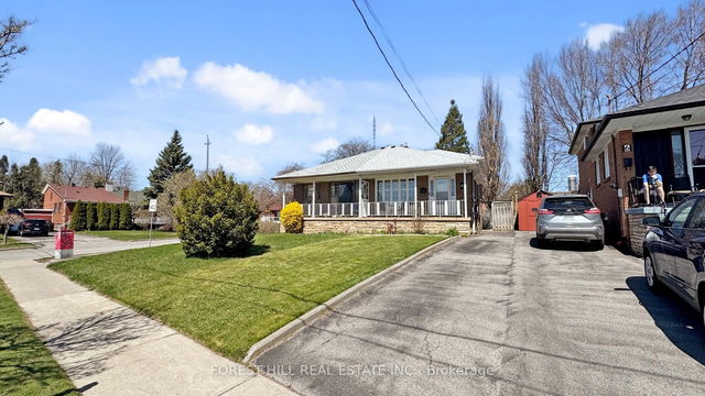 4 Slidell Crescent