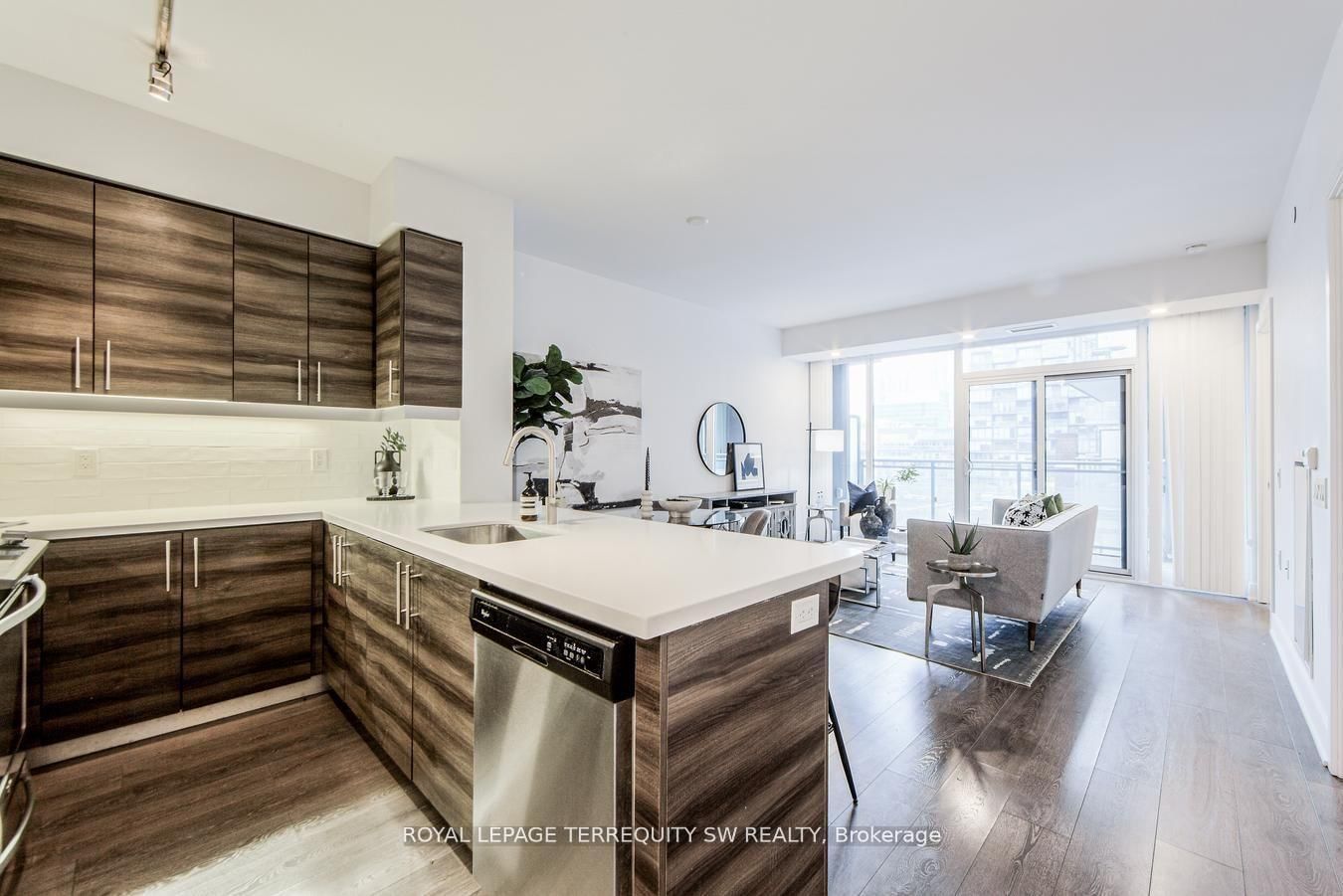Condo for sale at 819-525 Adelaide Street, Toronto, Waterfront Communities C1, M5V 0N7 - MLS: C12112685