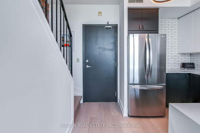604 - 901 Queen Street