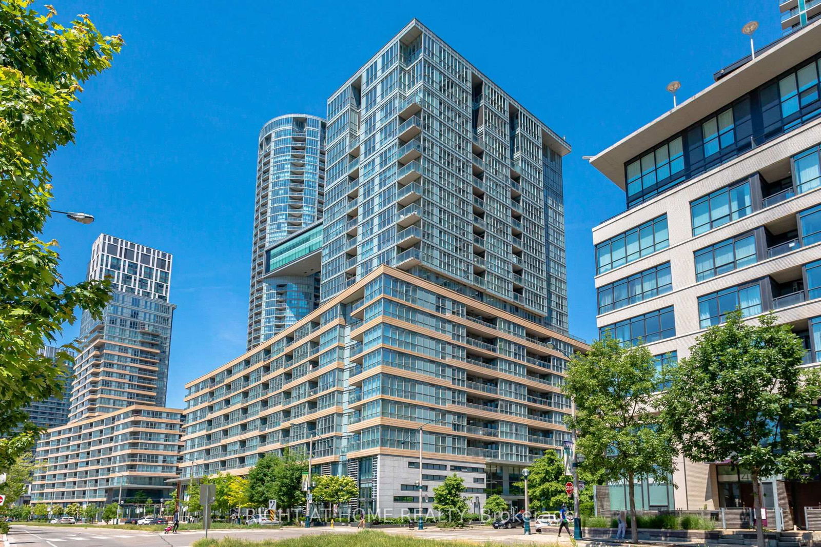 Condo for lease at 728-10 Capreol Court, Toronto, Waterfront Communities C1, M5V 4B3 - MLS: C12112883