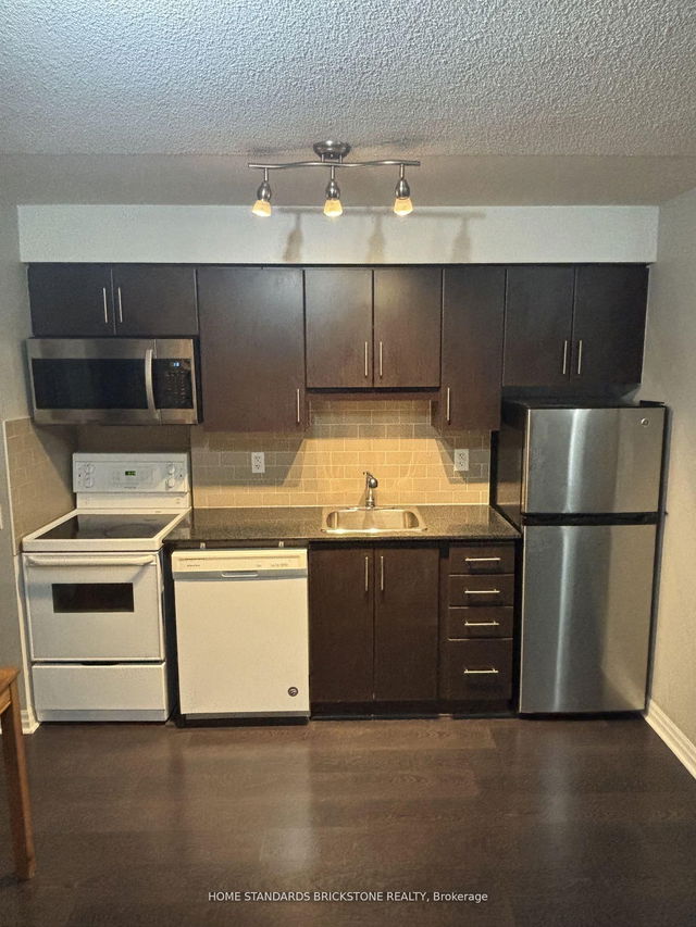 130 - 2035 Sheppard Avenue