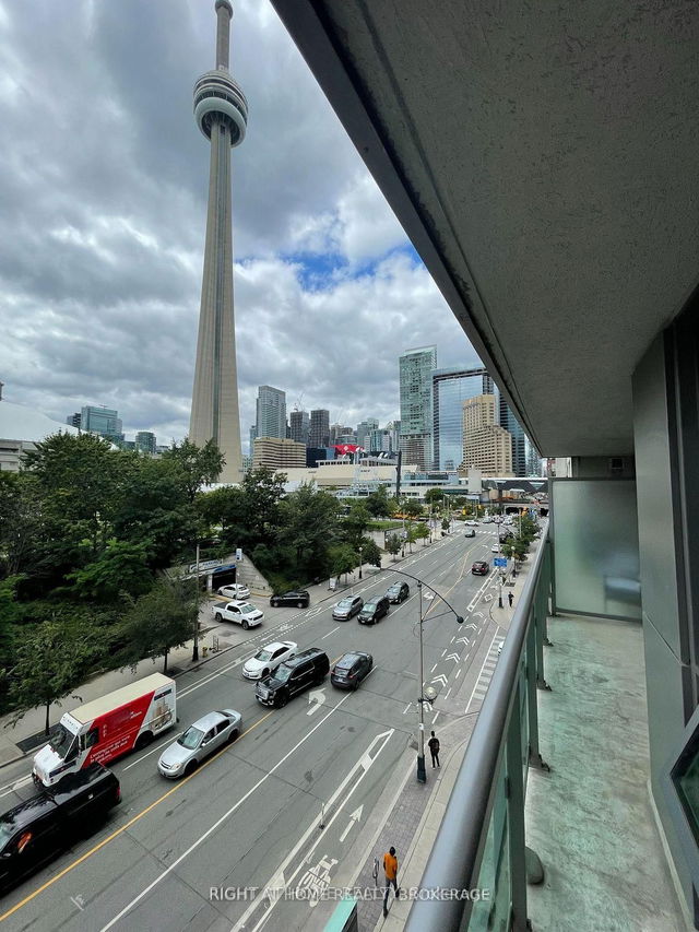 516 - 25 Lower Simcoe Street