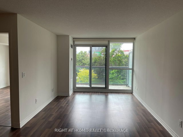516 - 25 Lower Simcoe Street