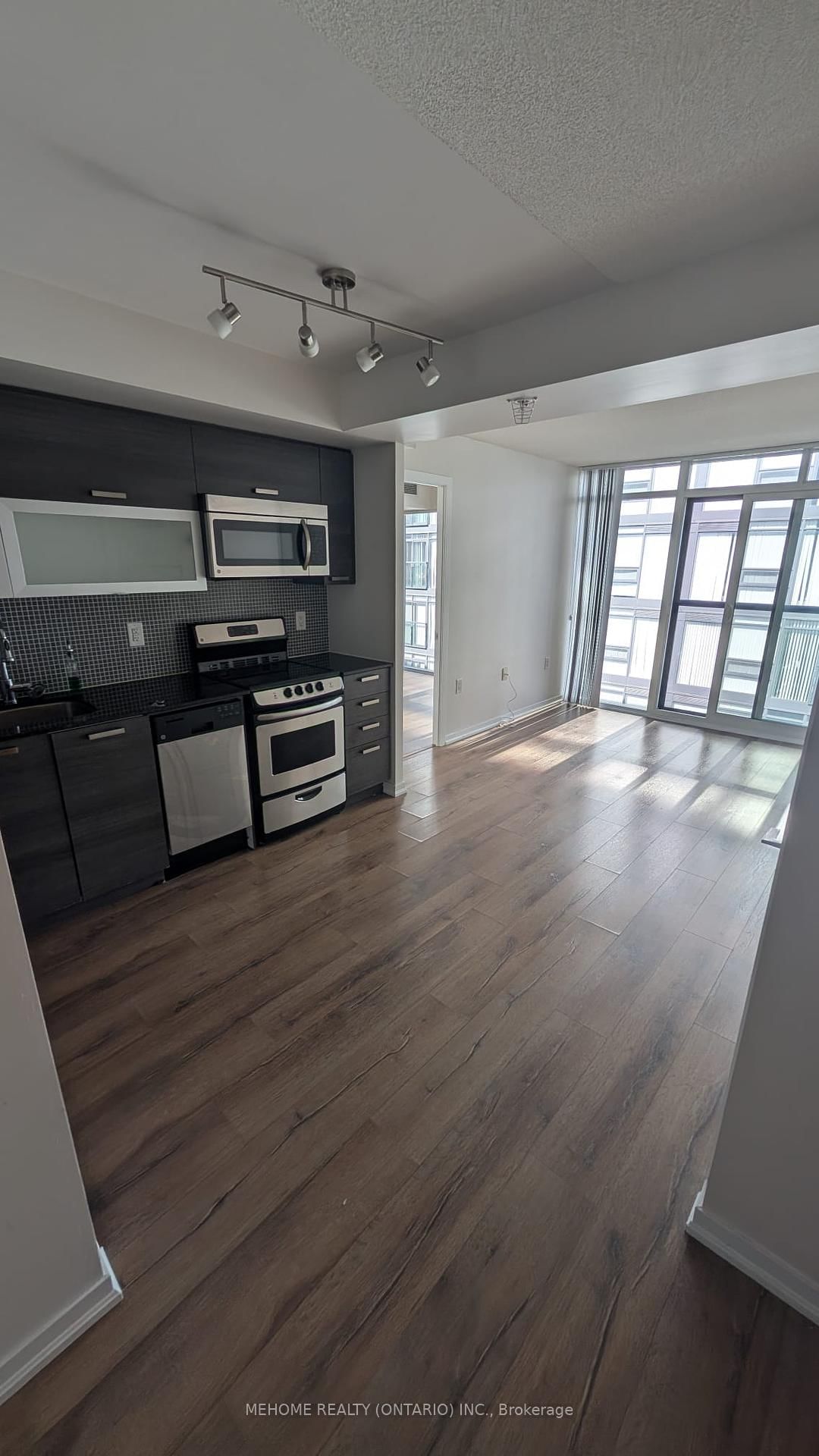 Condo leased at Lph07-36 Lisgar Street, Toronto, Little Portugal, M6J 3G2 - MLS: C12113385