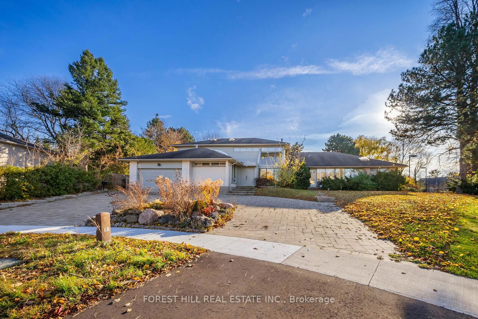 Detached House for sale at 1 Caldy Court, Toronto, St. Andrew-Windfields, M2L 2J5 - MLS: C12113388