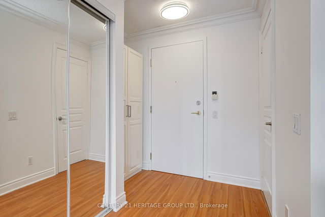 1705 - 10 Northtown Way