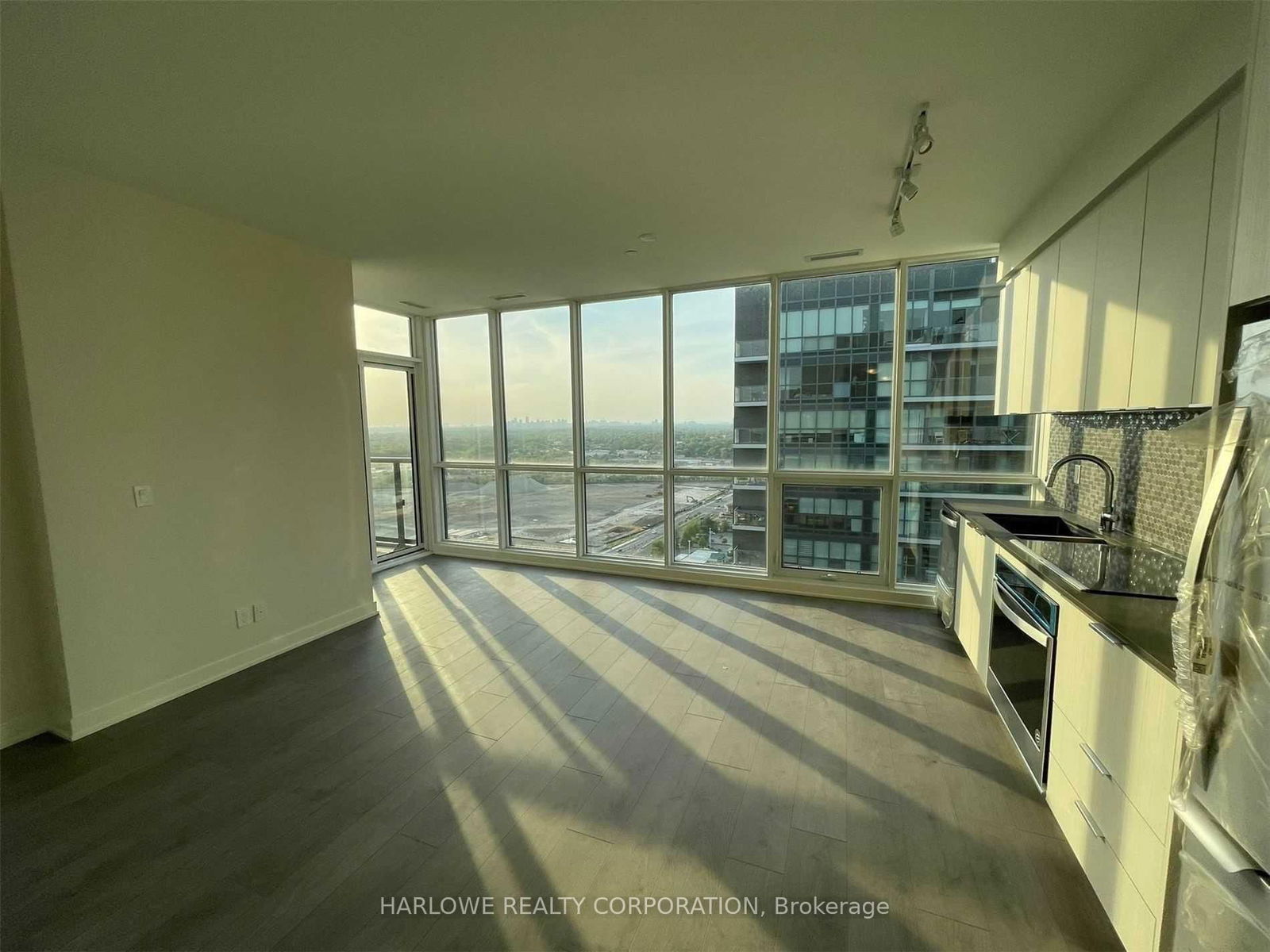 Condo for sale at PH02-2 Sonic Way, Toronto, Flemingdon Park, M3C 0P2 - MLS: C12113628