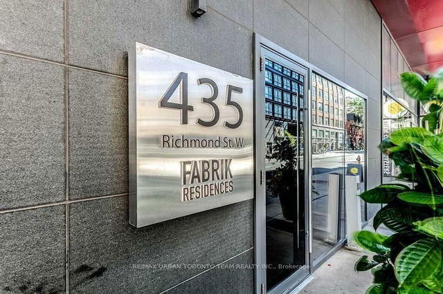 Parking - 435 Richmond Street