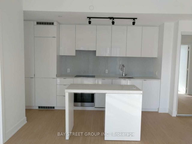 1711 - 7 Grenville Street