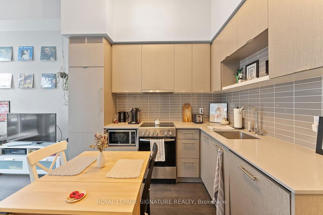 1203 - 435 Richmond Street