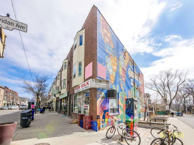 Apt B - 1547 Dundas Street
