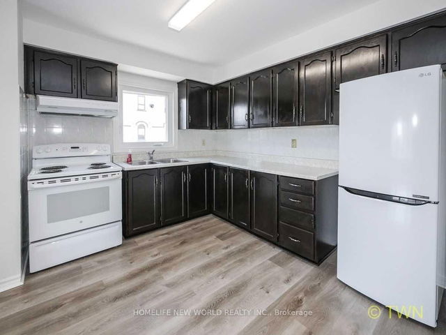 Apt B - 1547 Dundas Street