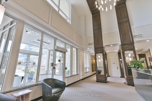 PH2102 - 1101 Leslie Street