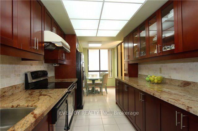 1201 - 211 St Patrick Street