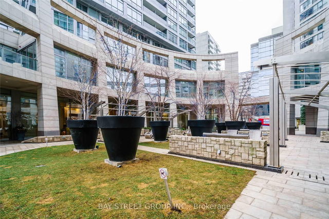 1111 - 2191 Yonge Street