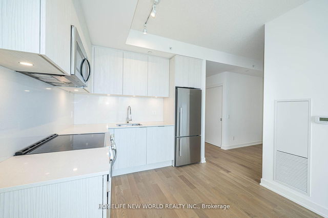 3215 - 25 Richmond Street