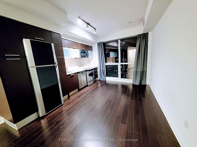 4606 - 386 Yonge Street