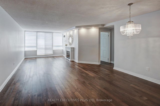 410 - 215 The Donway Road