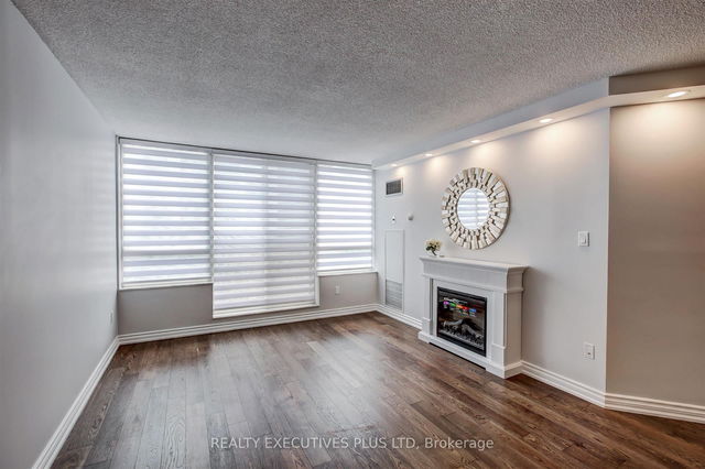 410 - 215 The Donway Road