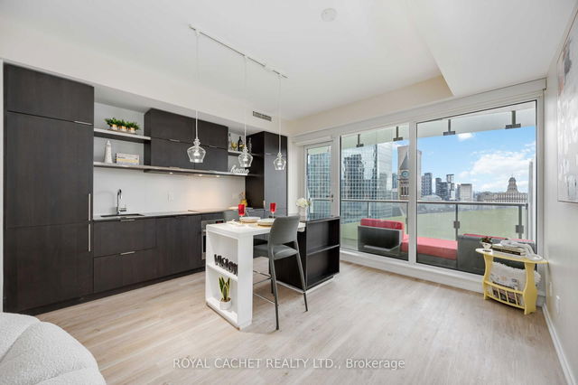 1411 - 197 Yonge Street