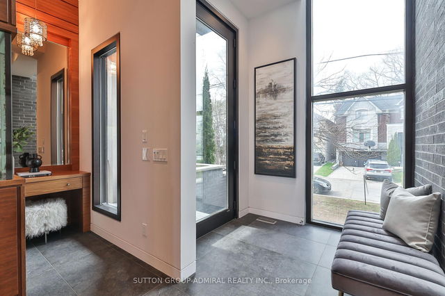 415 Douglas Avenue