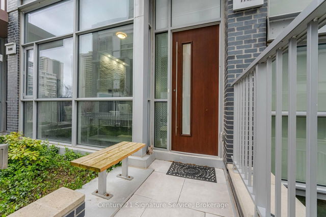 TH05 - 101 Erskine Avenue