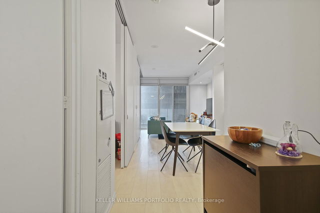 707 - 125 Peter Street