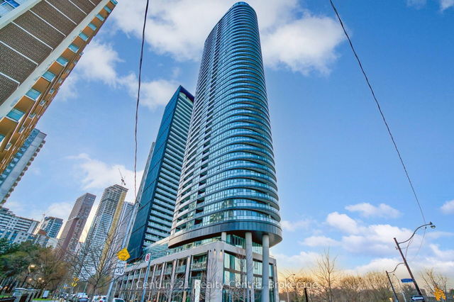 524 - 585 Bloor St E . Street