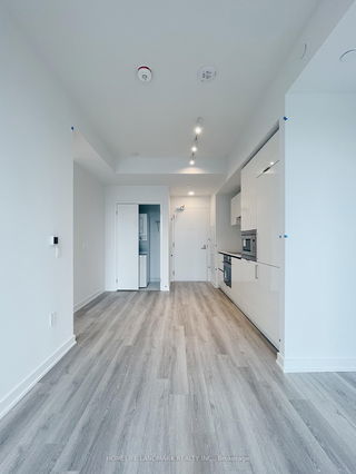 3702 - 238 Simcoe Street