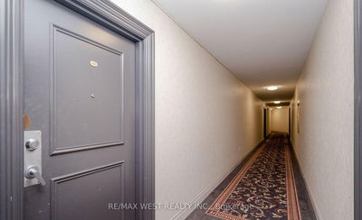 Unit 1709 — 60 Pavane Linkway, Toronto - Flemingdon Park image-0-3