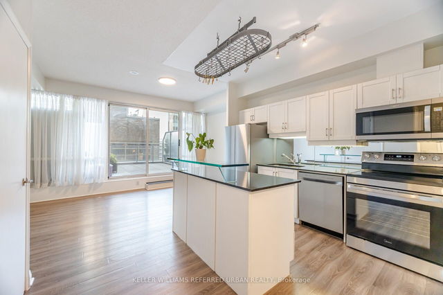 608 - 220 Victoria Street