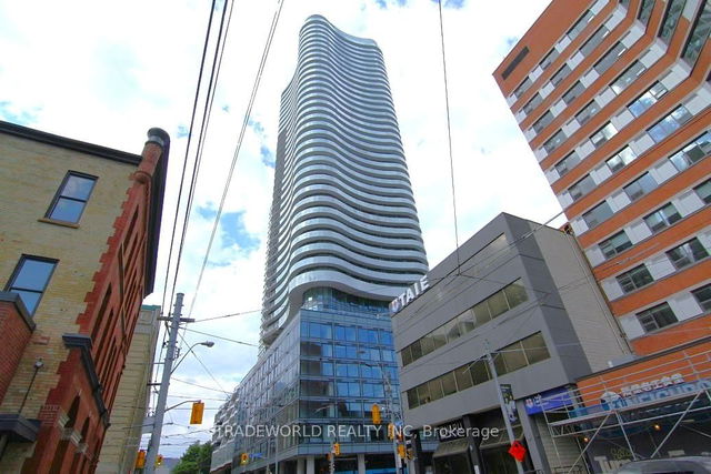 1204 - 403 Church Street