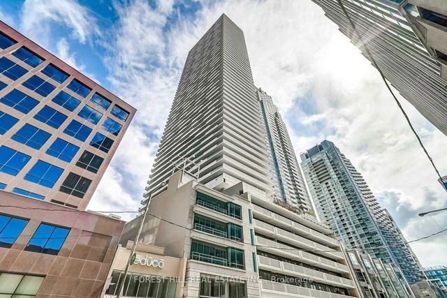 5706 - 2221 Yonge Street