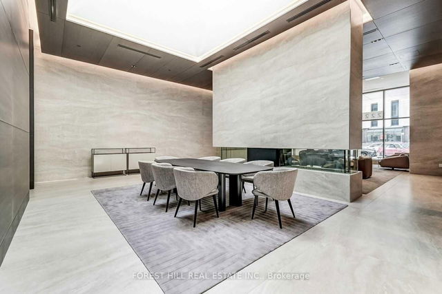 5706 - 2221 Yonge Street