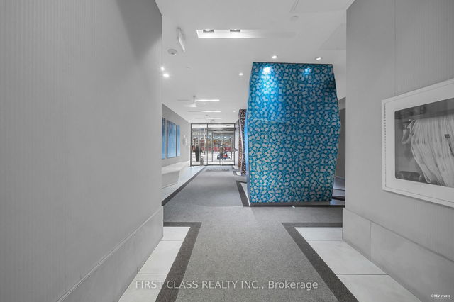4609 - 832 Bay Street