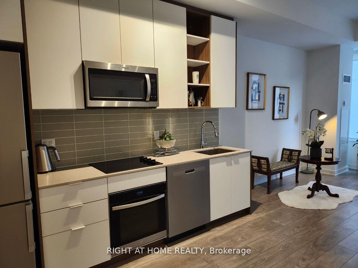 Condo for lease at 221-543 Richmond Street, Toronto, Waterfront Communities C1, M5V 1Y6 - MLS: C12116924