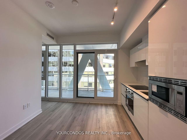 1227 - 230 SIMCOE Street