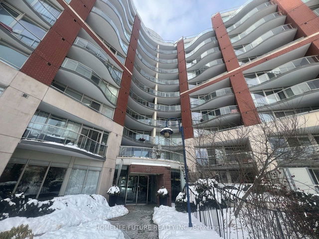 1022 - 550 Queens Quay