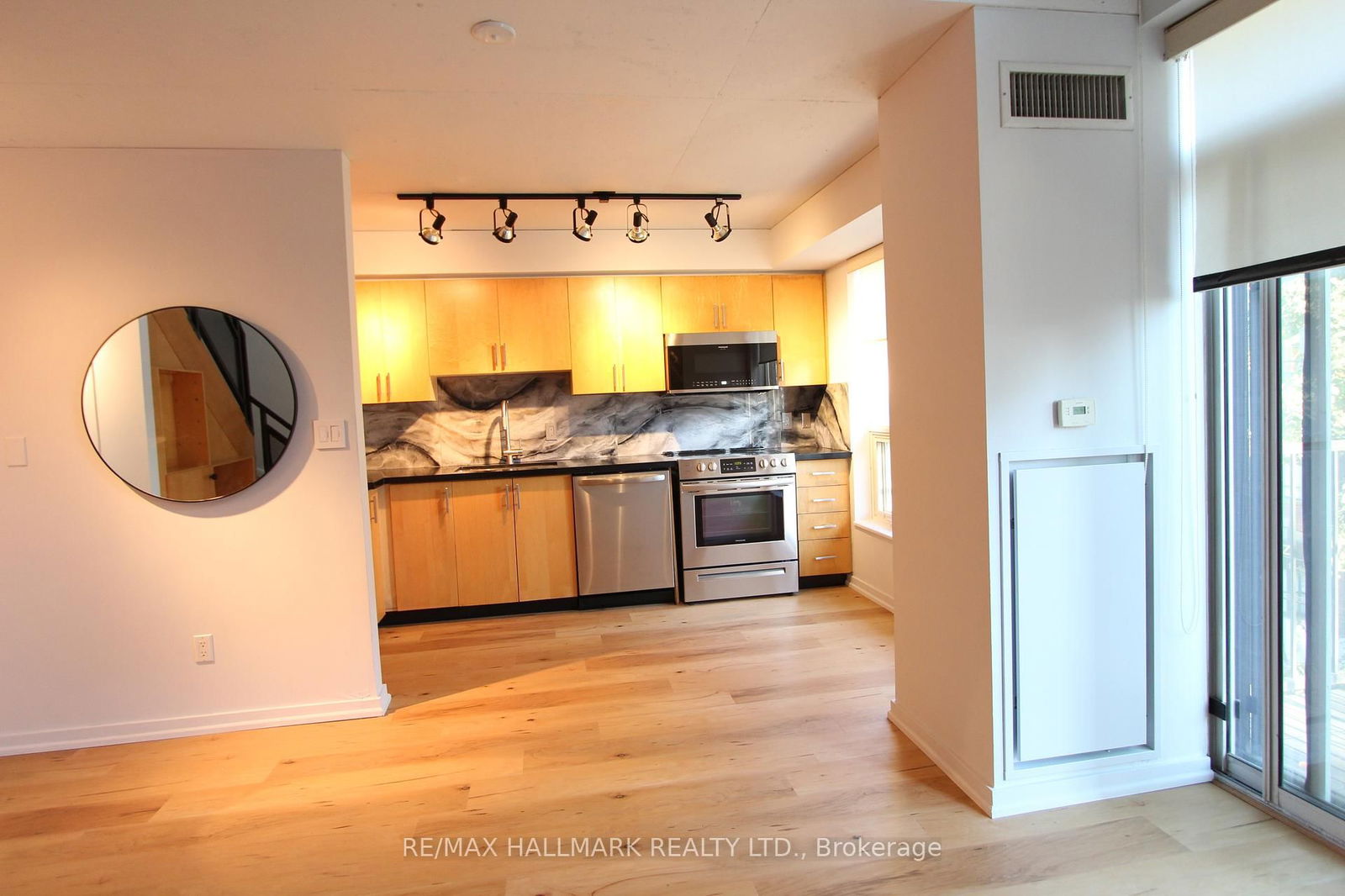 Condo for lease at 412-800 King Street, Toronto, Niagara, M5V 3M7 - MLS: C12116979