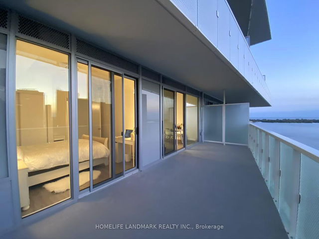 2306 - 15 Queens Quay