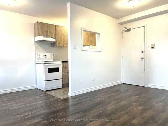3 - 977 Eglinton Avenue